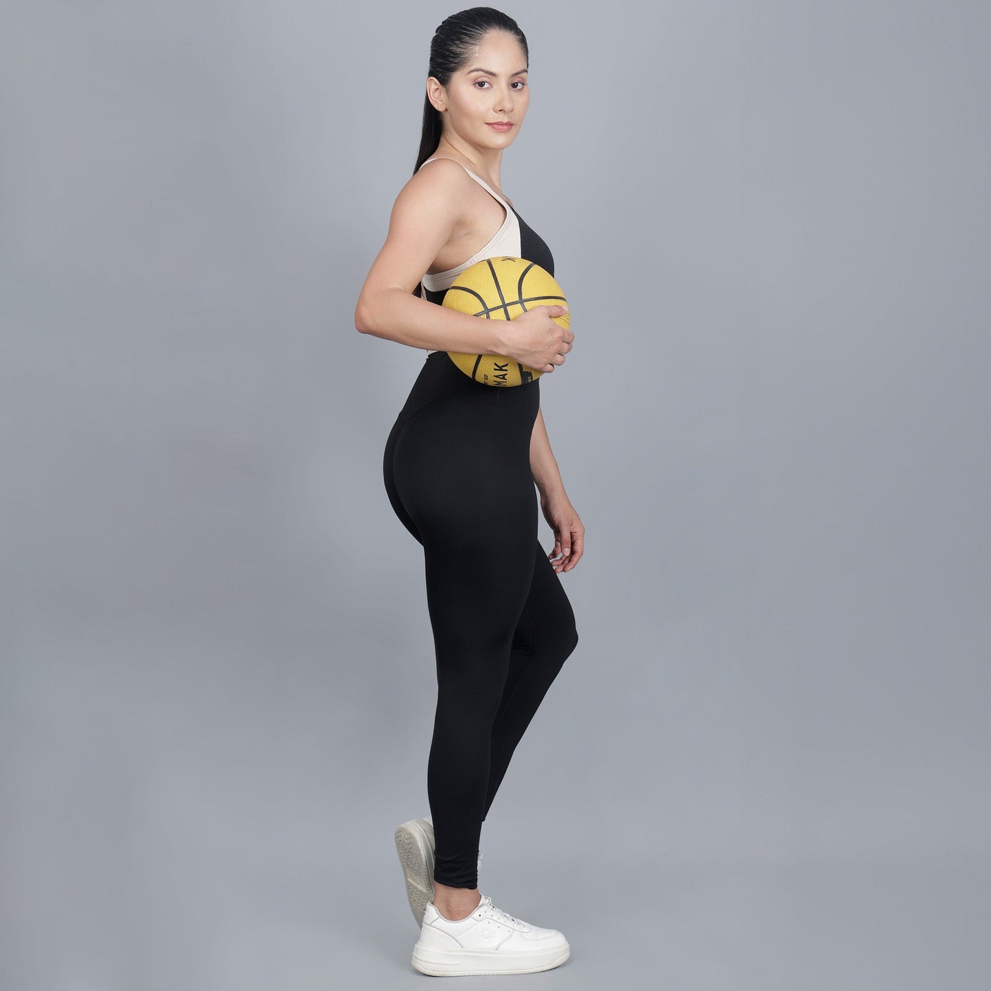 Chiclo Women's Black & Beige Contrast Workout Set - Chiclo