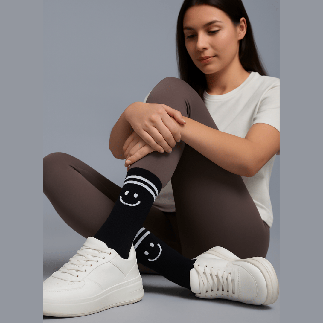 Chiclo Women Black Smiley Socks, Pack of 2