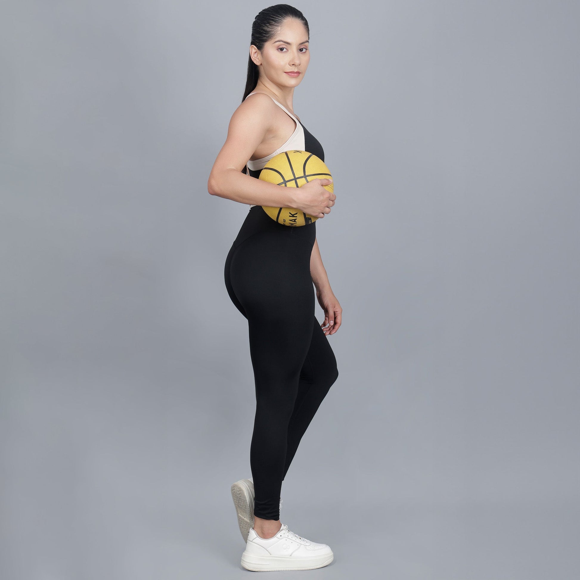 Chiclo Women's Black & Beige Contrast Workout Set - Chiclo