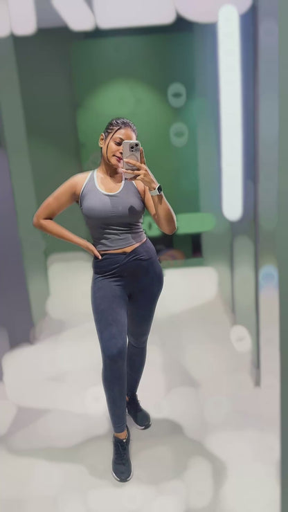 Chiclo Mid Rise V-Sculpt Scrunch Leggings